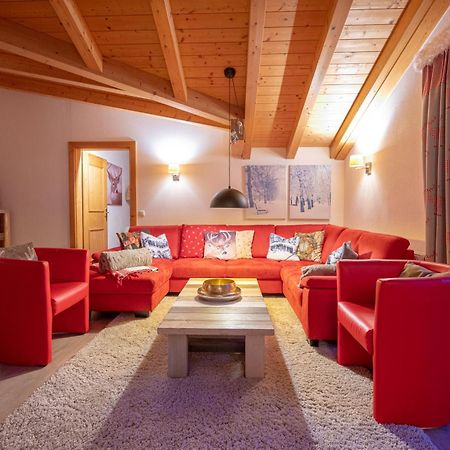 All Seasons Lodge By All In One Apartments คาพรูน ภายนอก รูปภาพ